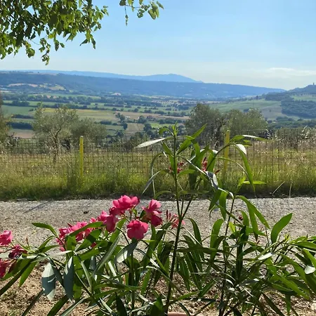 Pensjonat Casale Le Casole Affitta Nel Cuore Dell'umbria *