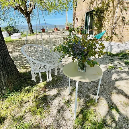 Pensionat Casale Le Casole Affitta Nel Cuore Dell'umbria *